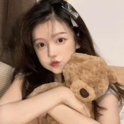 独自在夜晚的海边